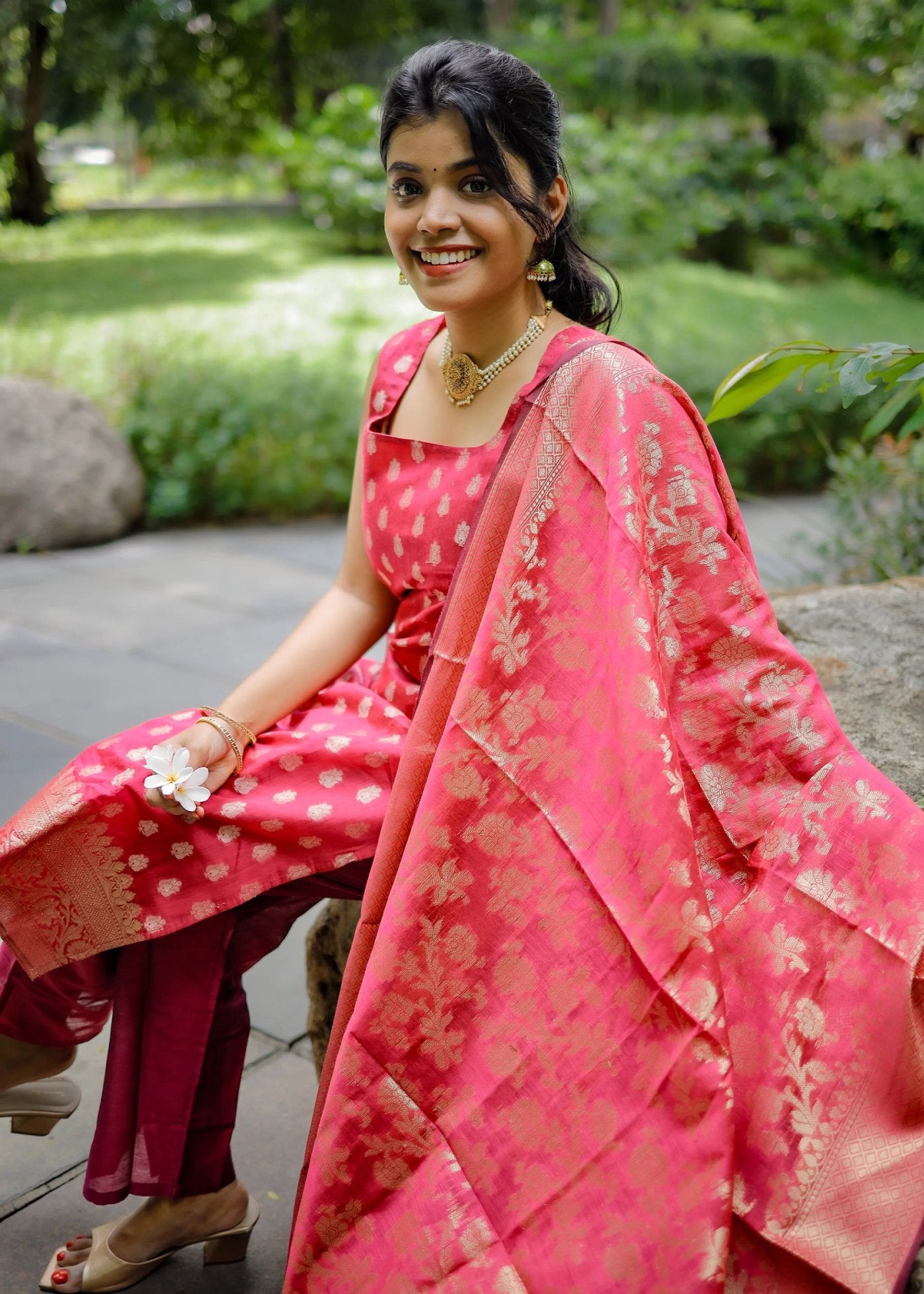 Women Jacquard Kurta Pant Dupatta Set