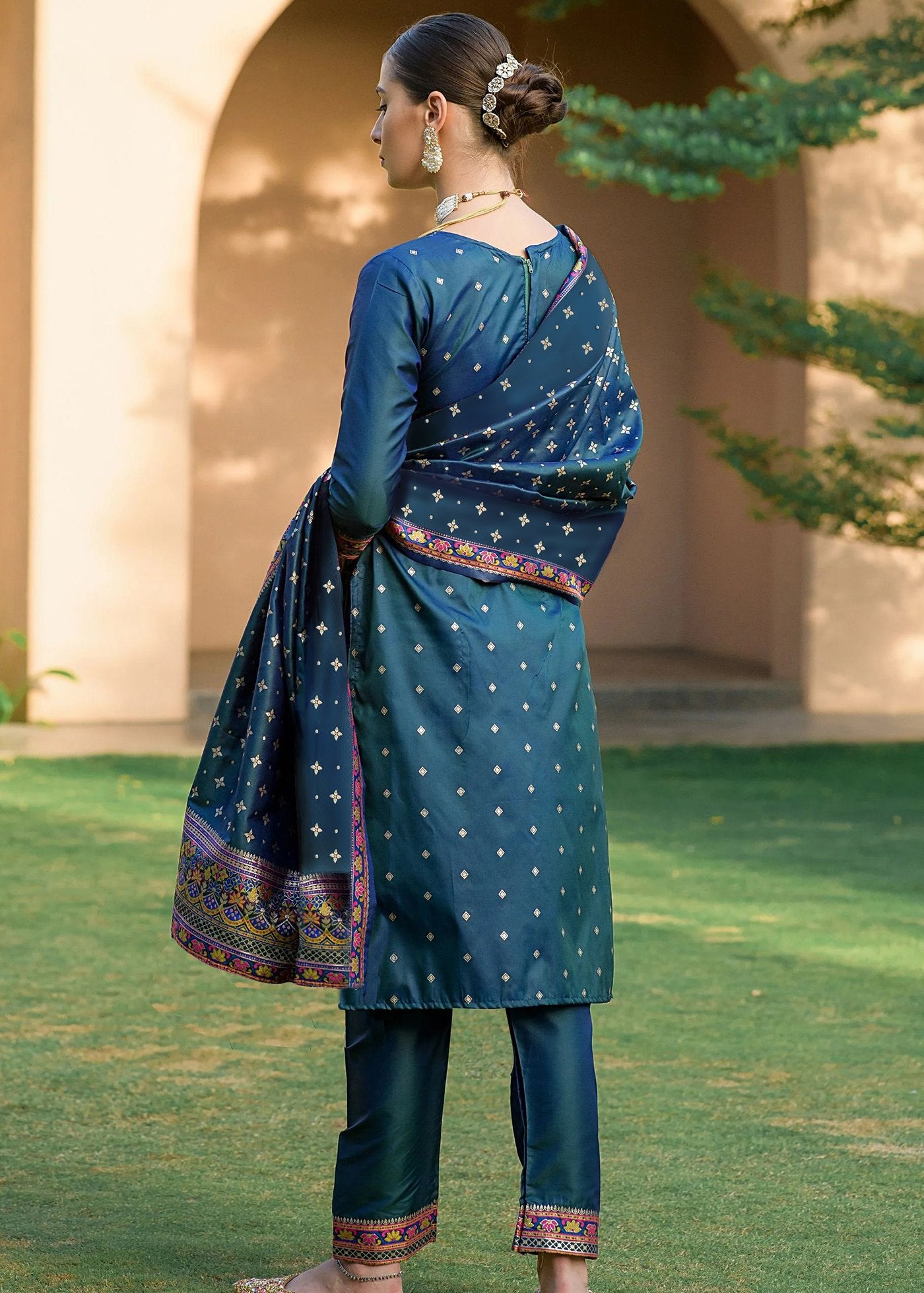 Women Jacquard Kurta Pant Dupatta Set