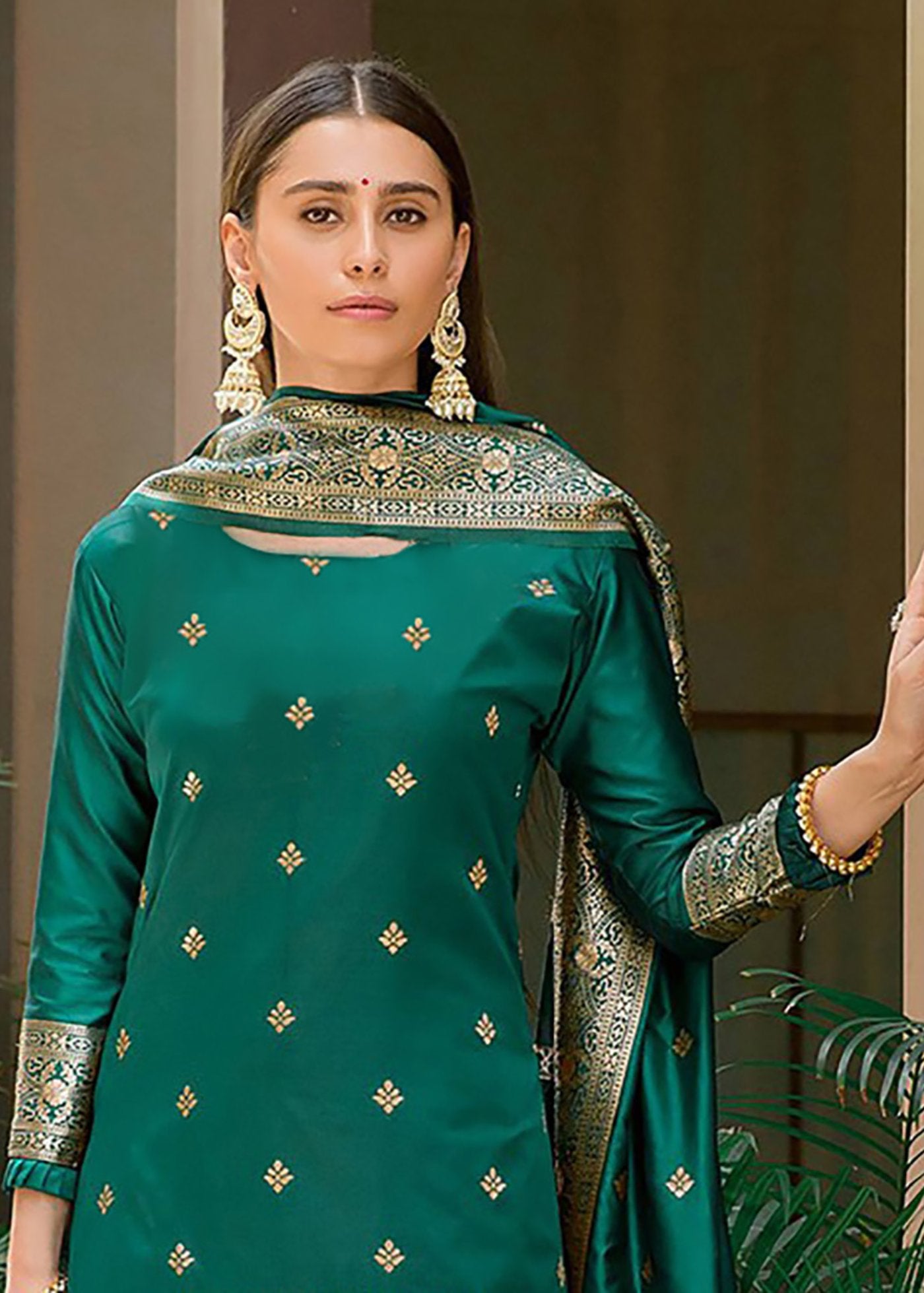 Women Jacquard Kurta Pant Dupatta Set