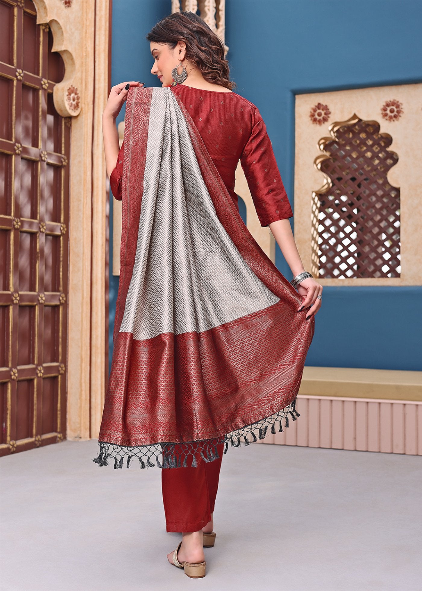 Women Jacquard Maroon Kurta Pant Dupatta Set