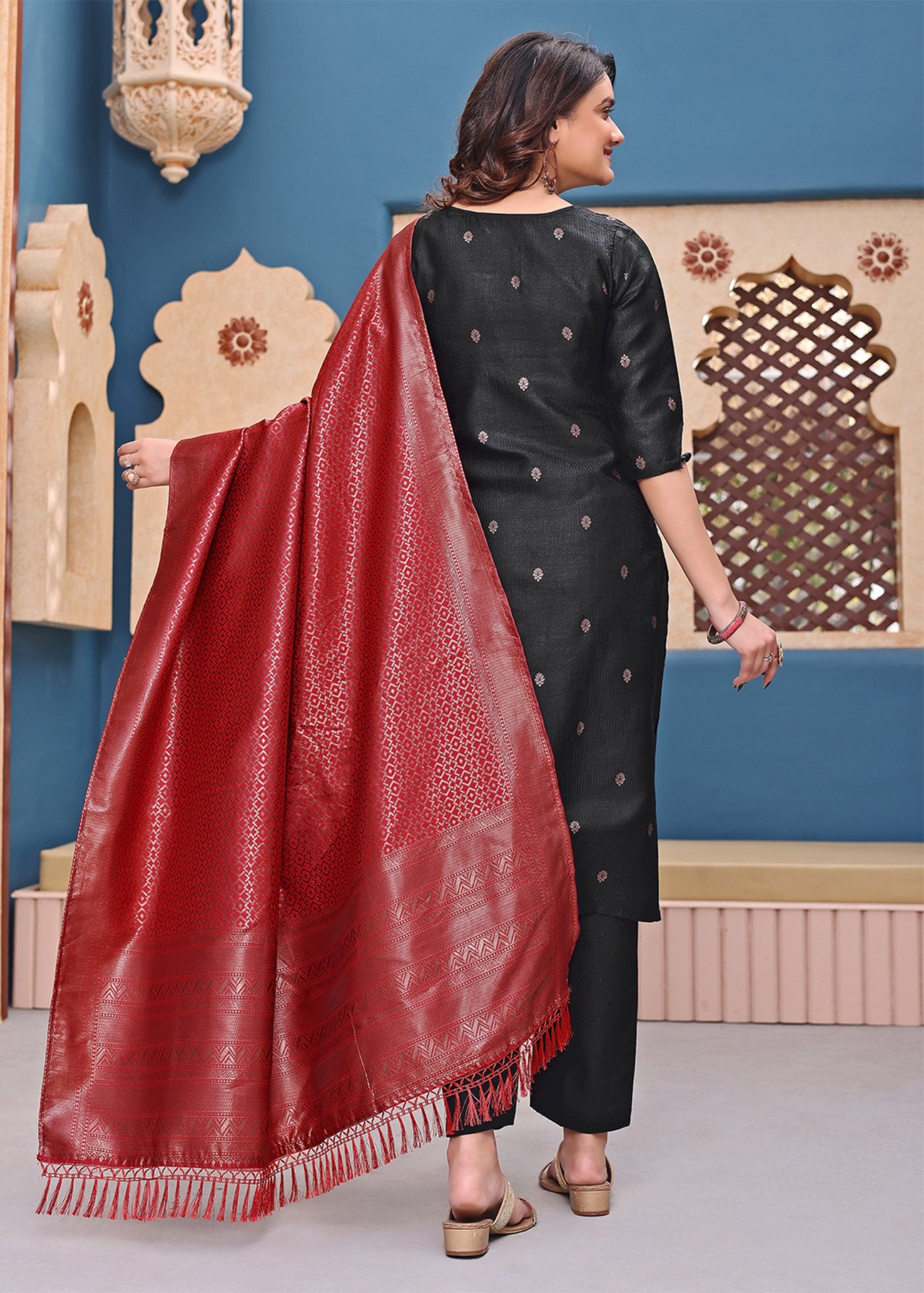 Women Jacquard Kurta Pant Dupatta Set