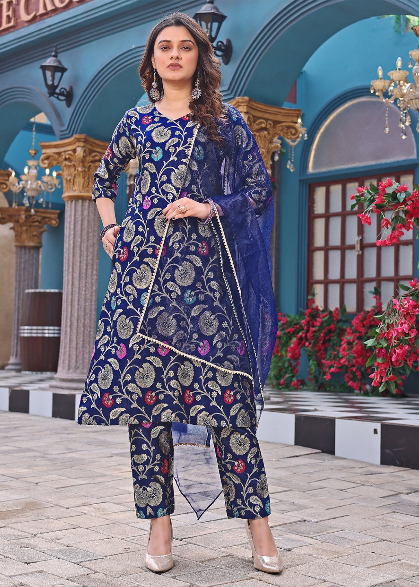 Women Jacquard Roopa Kurta Pant Dupatta Set