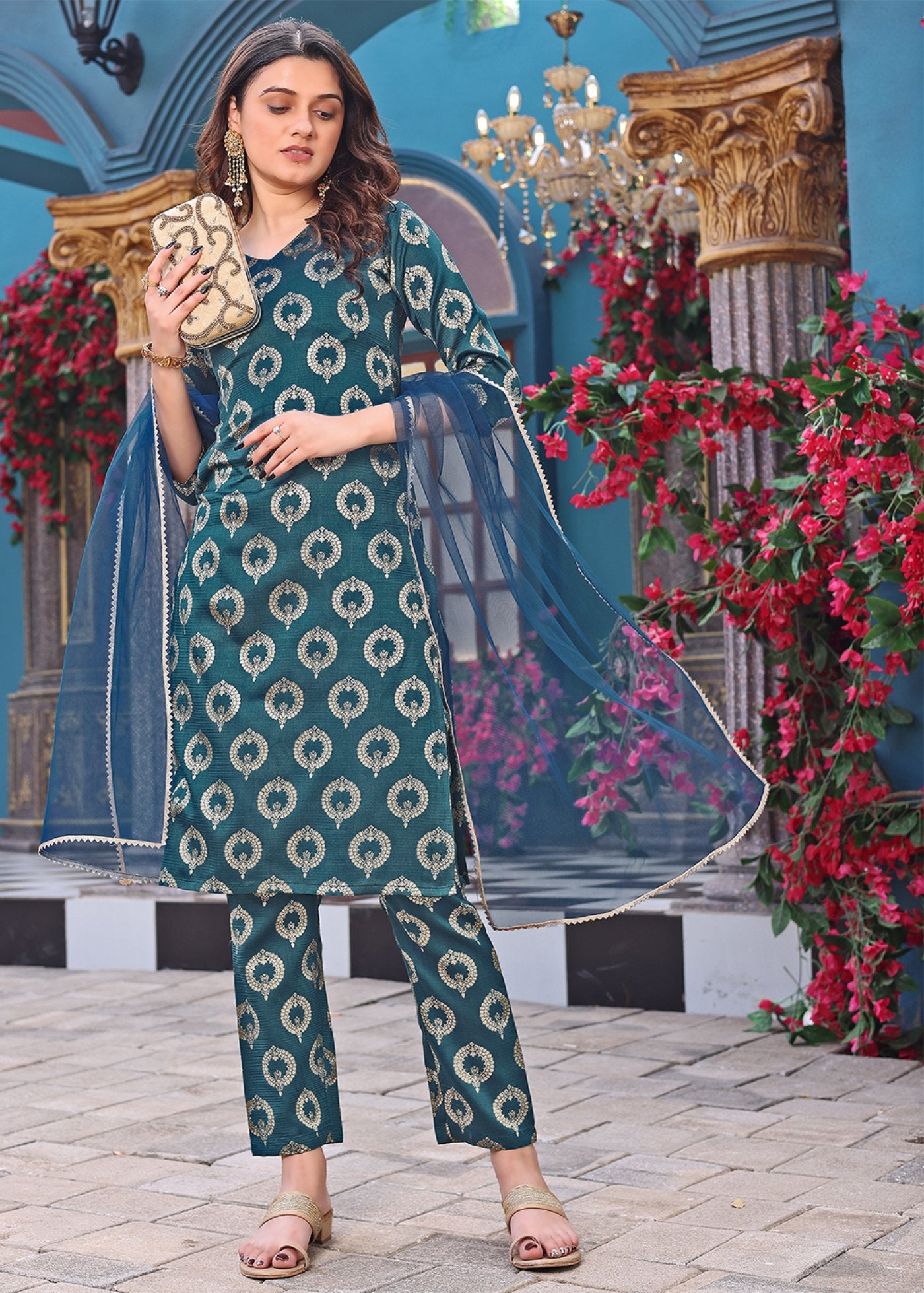 Women Jacquard Kurta Pant Dupatta Set