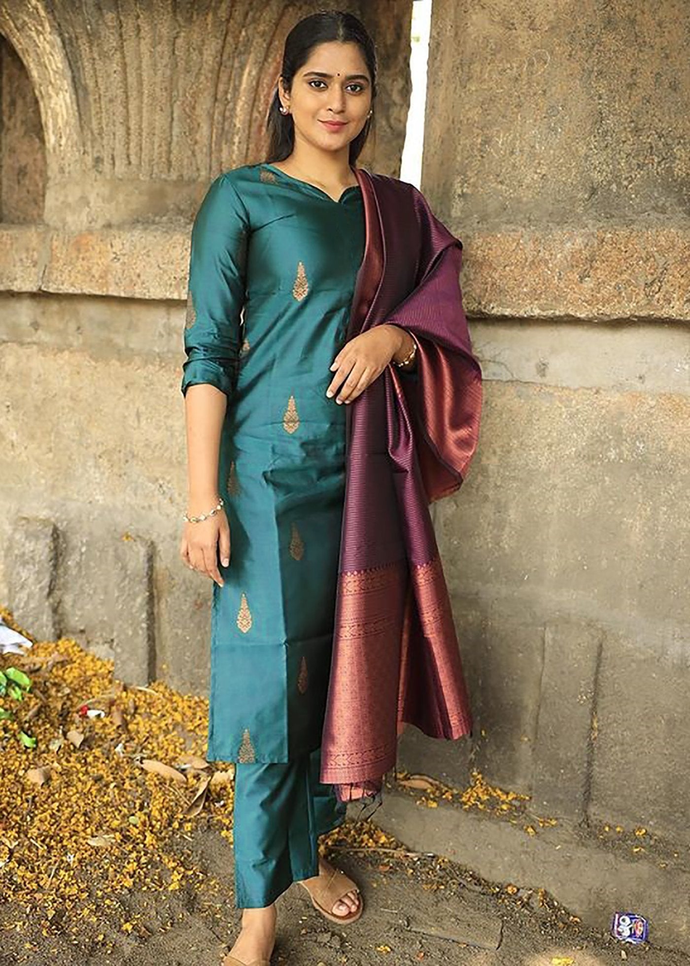 Women Jacquard Kurta Pant Dupatta Set