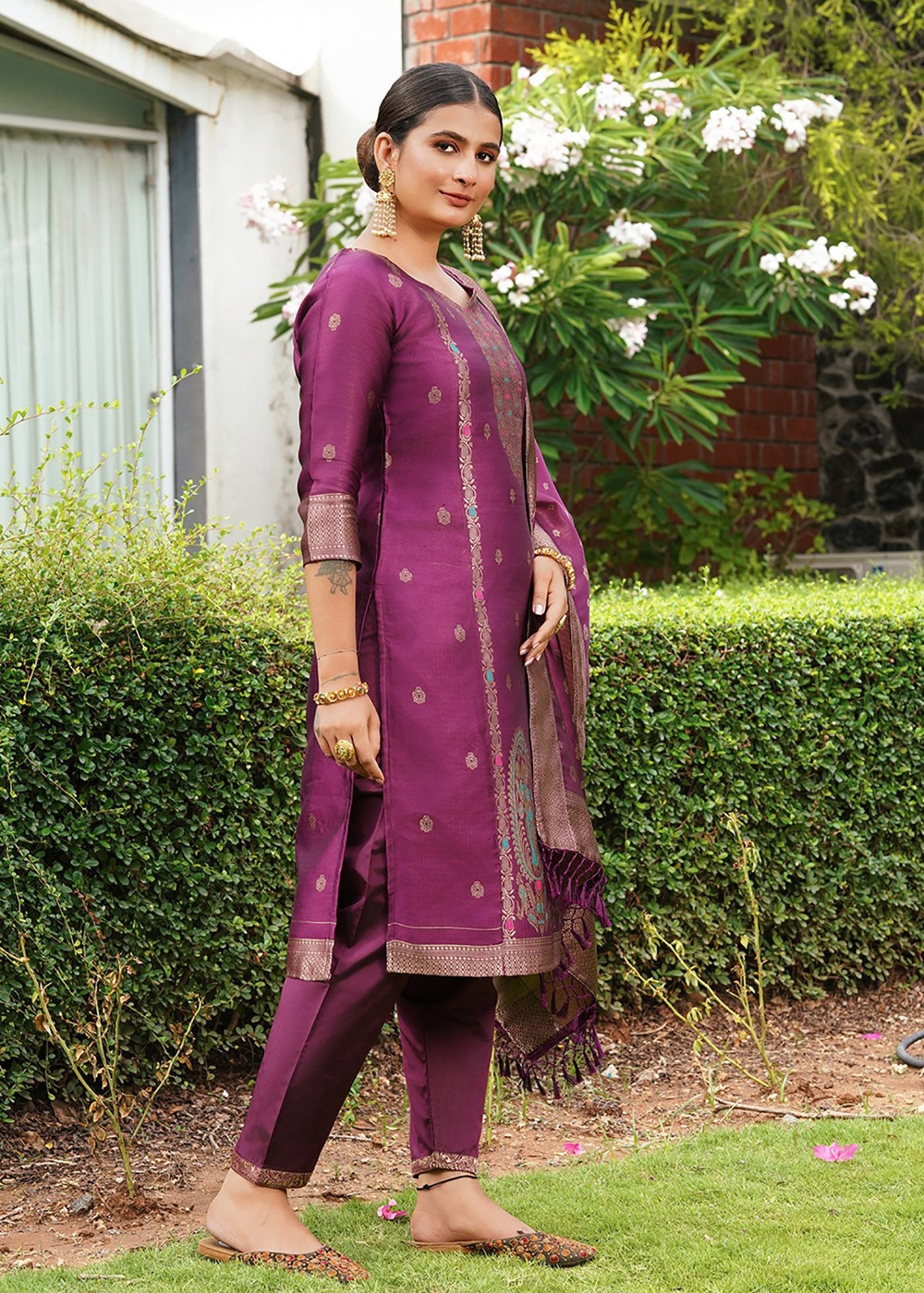 Women Jacquard Kurta Pant Dupatta Set