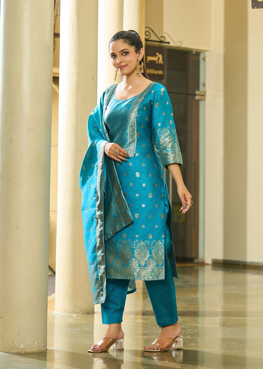 Women Jacquard Kurta Pant Dupatta Set