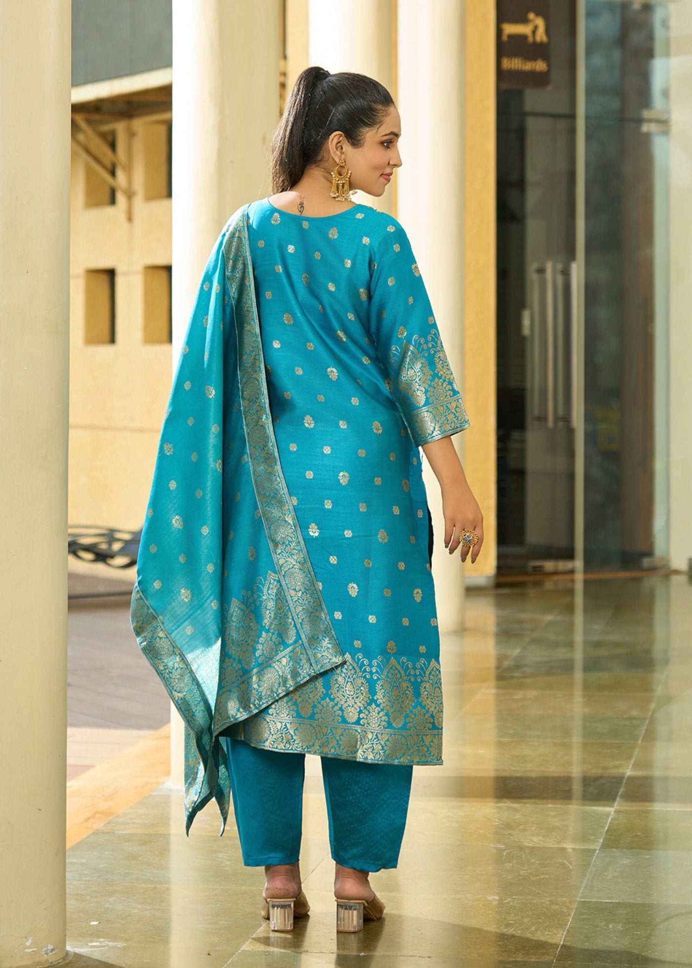 Women Jacquard Kurta Pant Dupatta Set