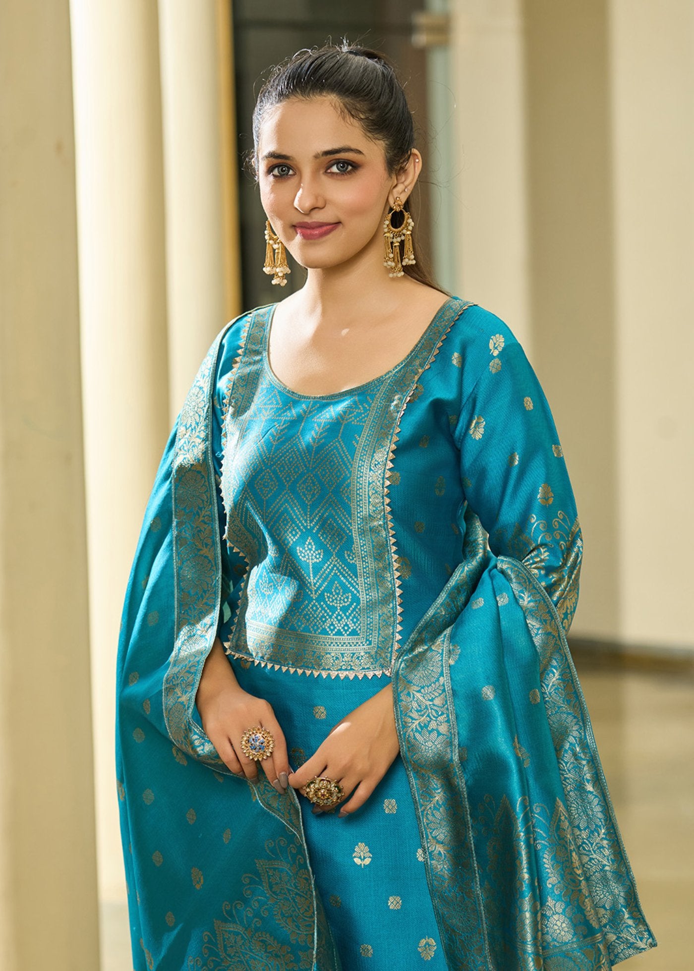 Women Jacquard Kurta Pant Dupatta Set