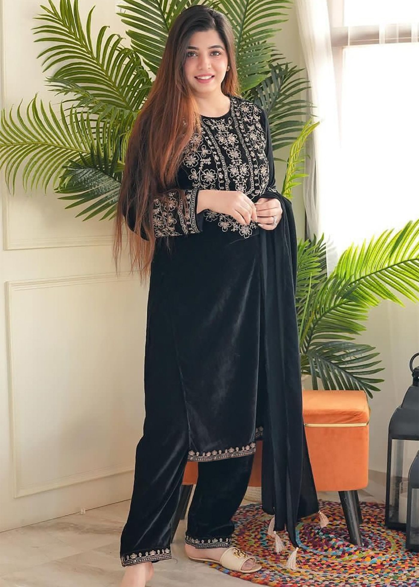 Women Velvet Kurta Pant Dupatta Set
