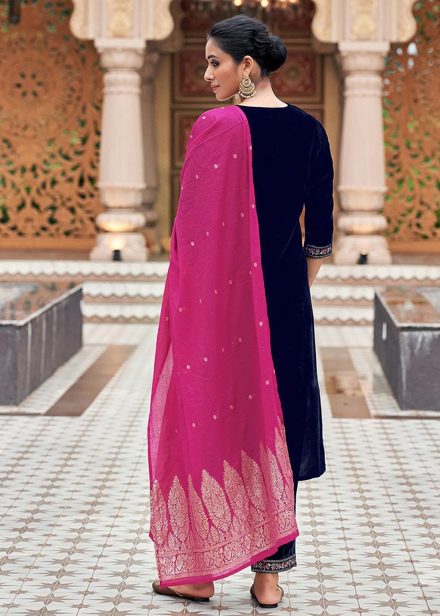 Women Velvet Kurta Pant Dupatta Set