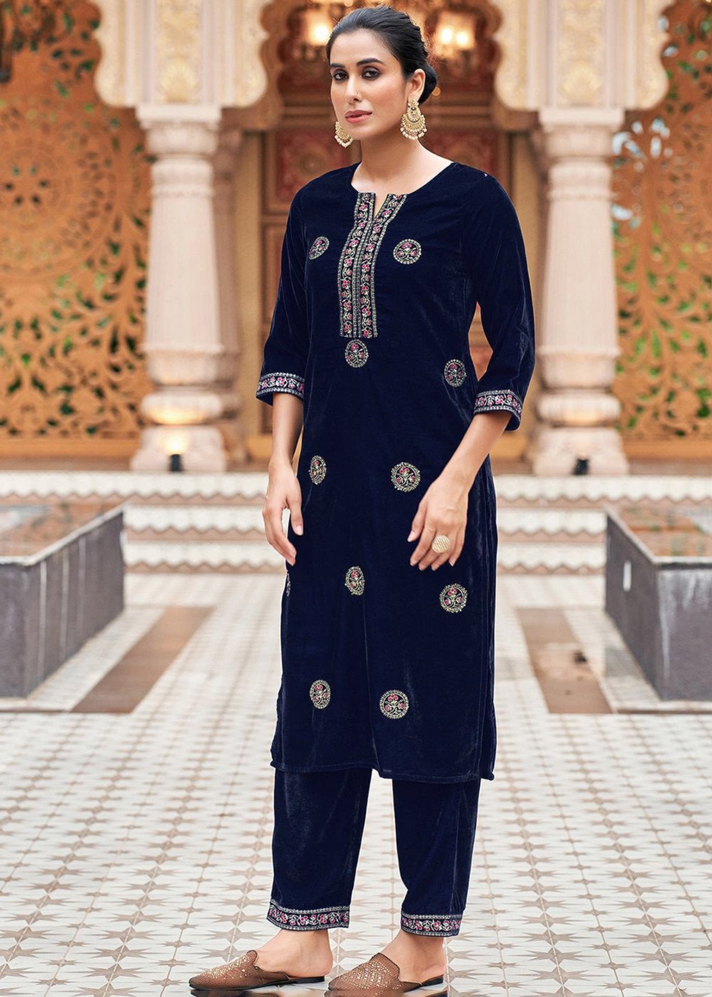 Women Velvet Kurta Pant Dupatta Set