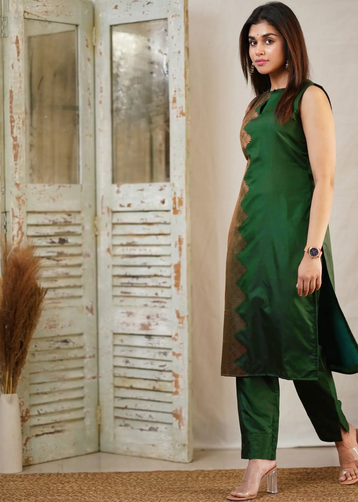 Women Silk Prism Kurta Pant Dupatta Set