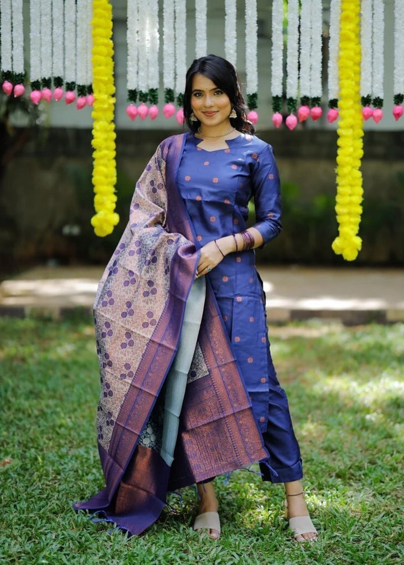 Women Jacquard Kurta Pant Dupatta Set