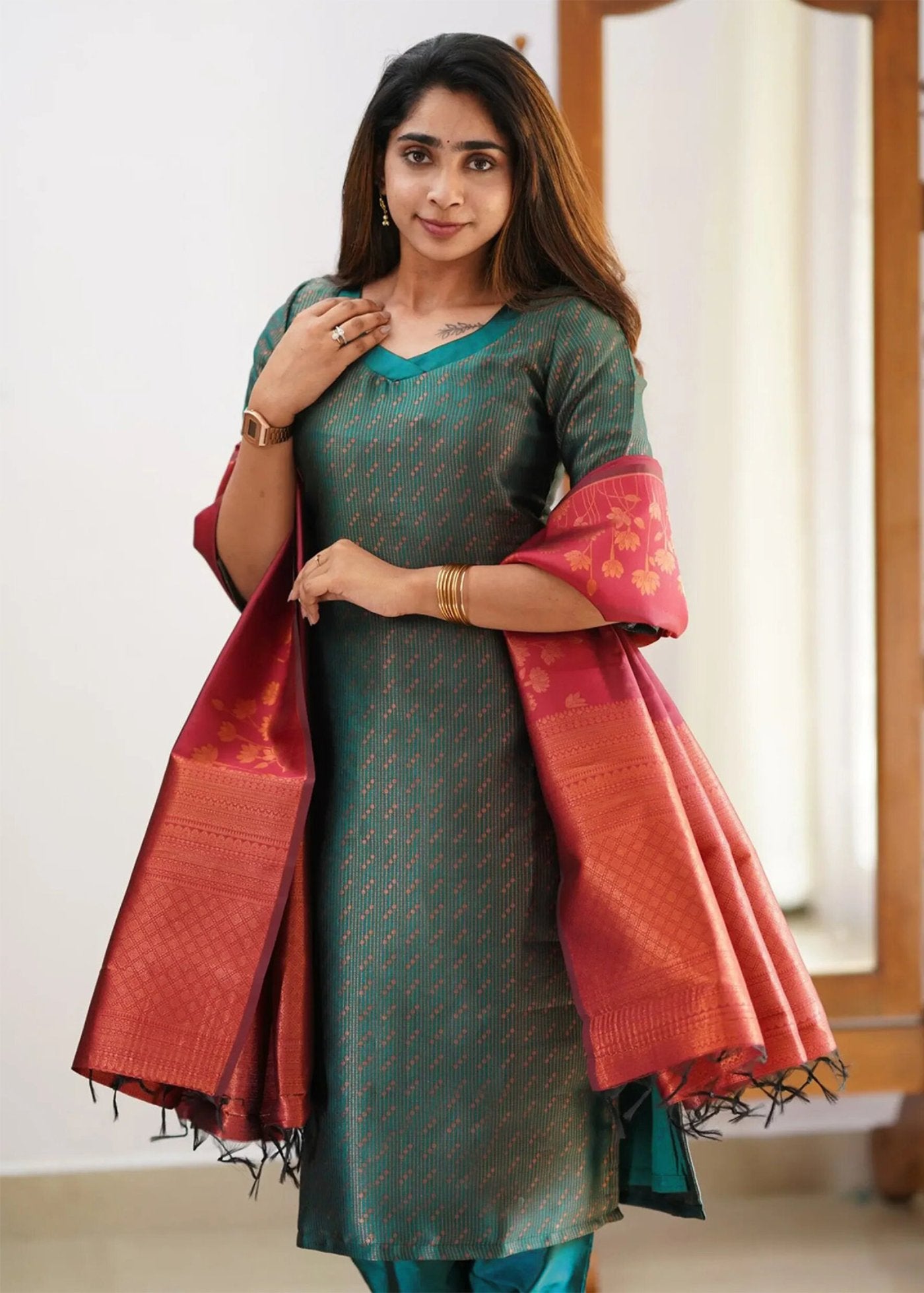 Women Jacquard Kurta Pant Dupatta Set